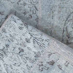 שטיח ראנר אורך צמר בסגנון תכלת עבודת יד מתאים במיוחד למסדרון עם מרקם מרובד ועיצוב ייחודי