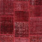 שטיח אדום בסגנון ייחודי מחומר צמר
