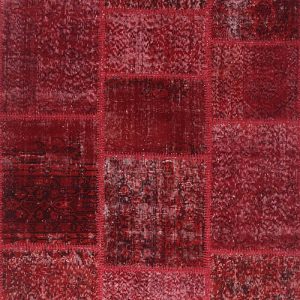 שטיח אדום בסגנון ייחודי מחומר צמר