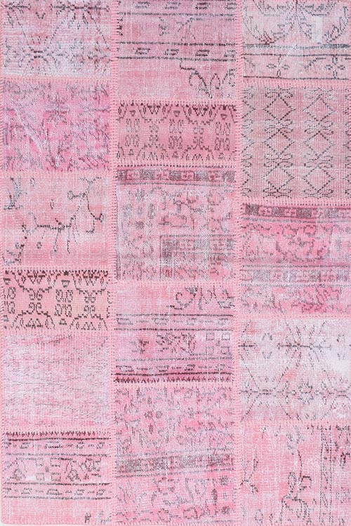 שטיח צמר ורוד בסגנון צלטיקה