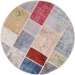 שטיח צמר עגול בסגנון קוולטים צבעוני