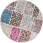 שטיח טלאים עגול צבעוני עשוי צמר בעבודת יד