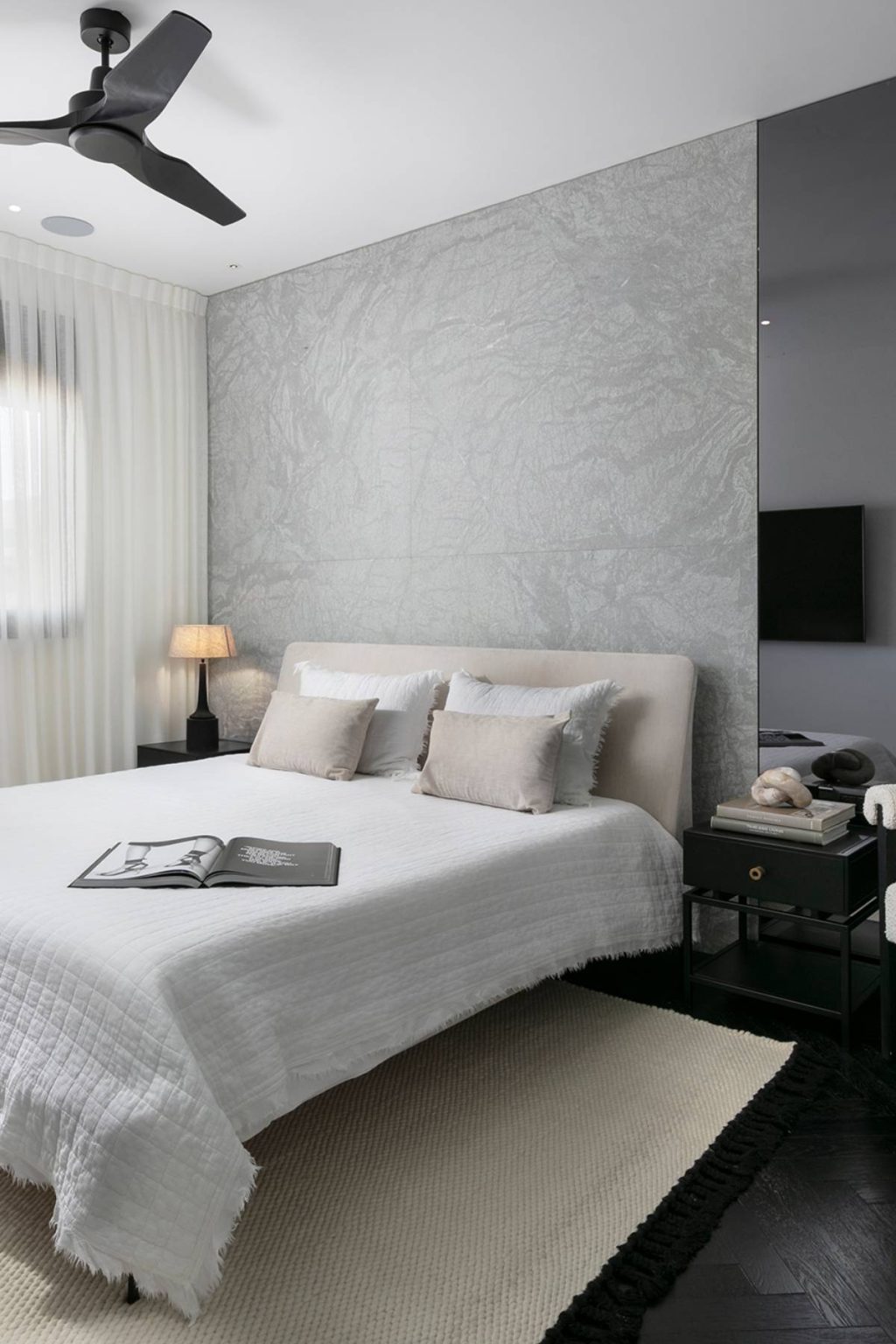 שטיח סלסה פרנז שחור צלם אלעד גונן מעצב דדי ראובני