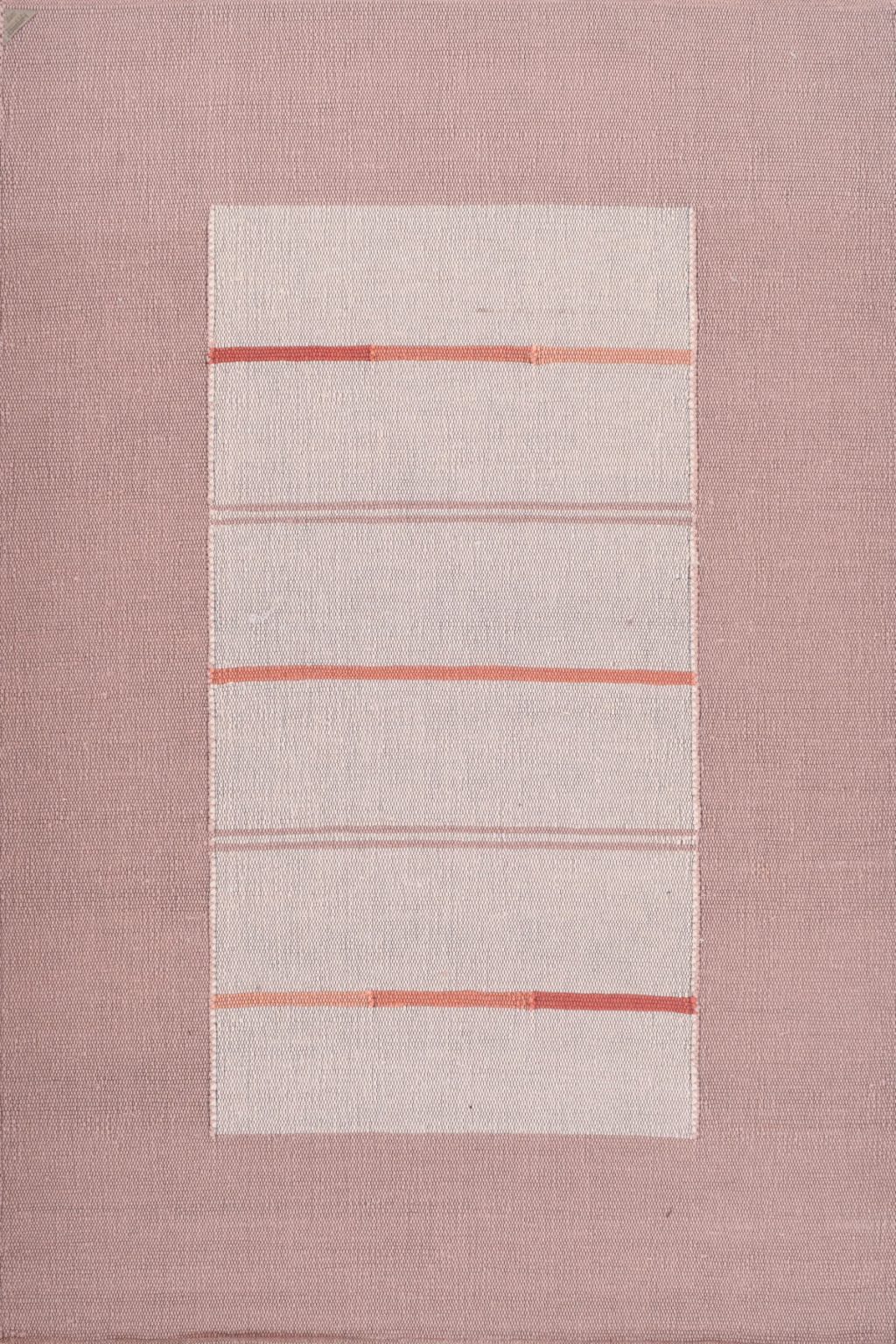 שטיח מלבני בצבע בז' בעיצוב מינימליסטי