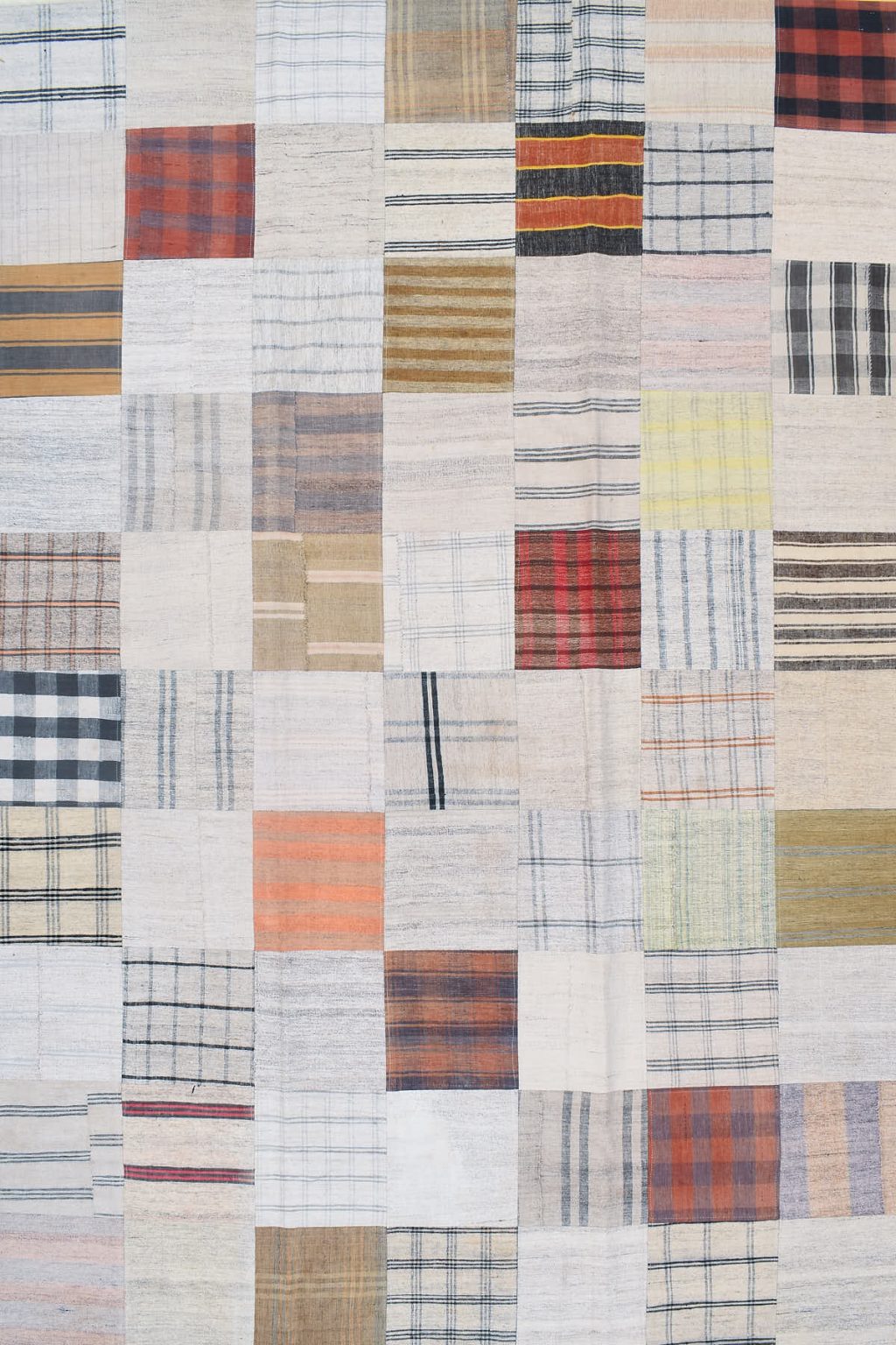 שטיח קילים מצמר מלבני וצבעוני בסגנון רוסטי