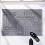 שטיח כניסה לבית פסים אפור בהיר