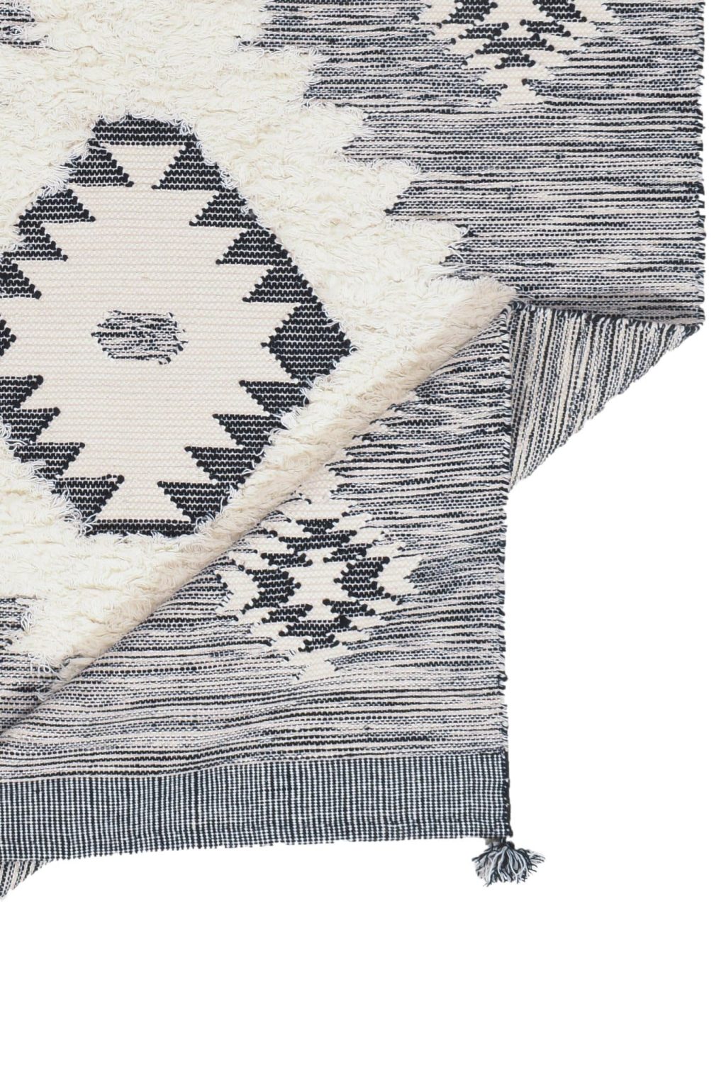 שטיח נורדי לסלון שחור לבן