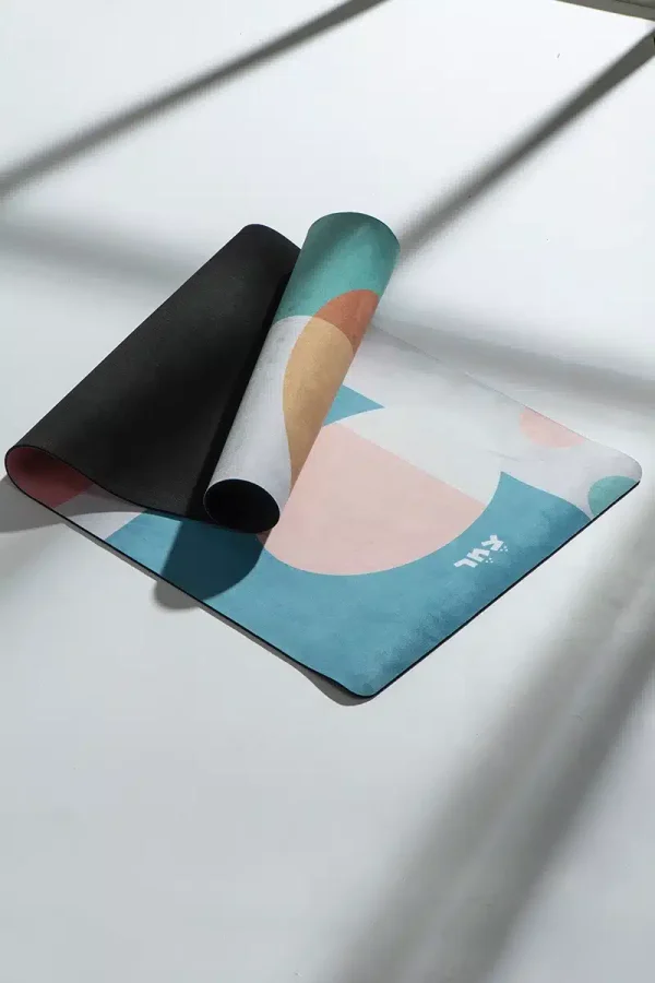 מזרן פילאטיס צבעוני גאומטרי