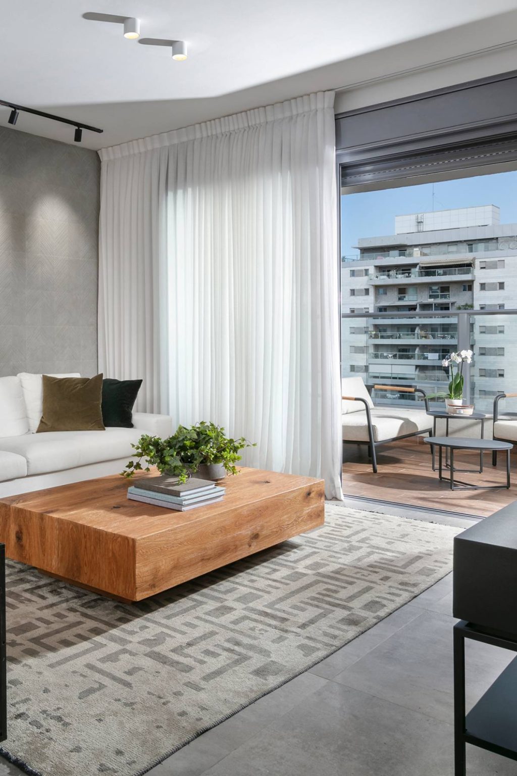 שטיח ארוקה PLZ2031 עיצוב דדי ויפית ראובני צלם אלעד גונן