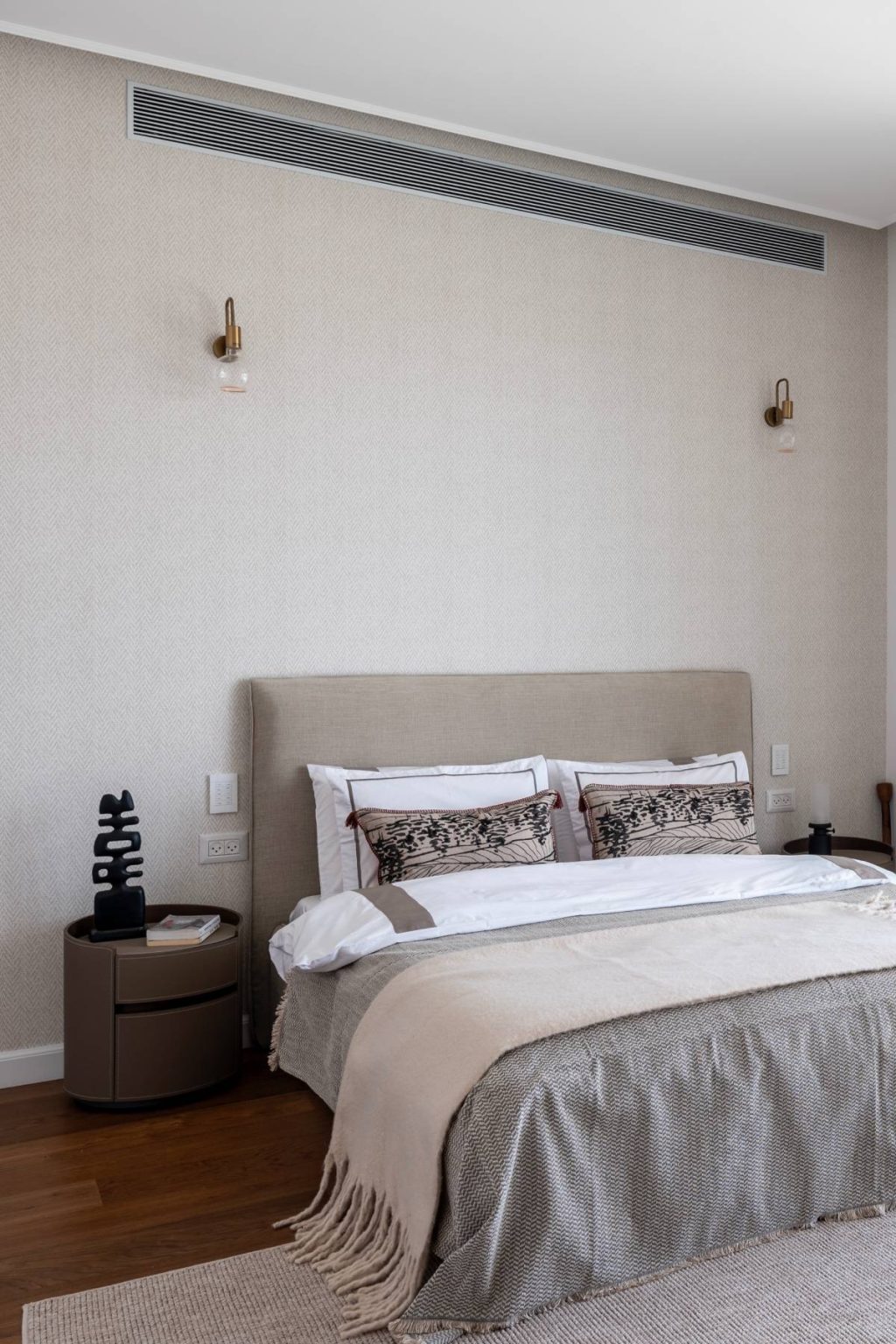 שטיח מילאנו אפור מעצבת שרלי דן צלם שי אדם 1