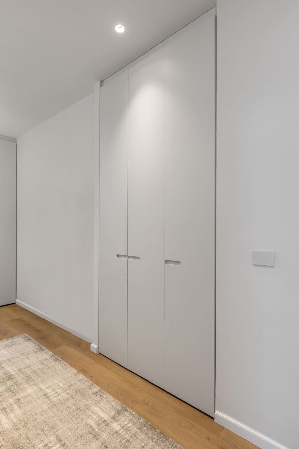 שטיח מנילה GRUNGE ראנר כסף מעצבת עופרי דרור צלמת שירן כרמל