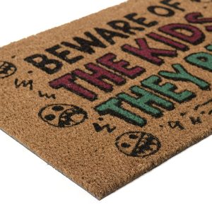 שטיח כניסה ילדים נושכים