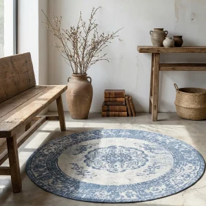 שטיח קרלוצ'י דגם KIMAR כחול עגול, Entryway, Minimalist White (High Key), Wabi-Sabi, Natural Daylight, styled props.